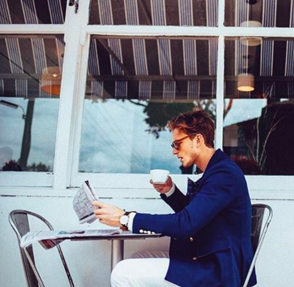 Chùm ảnh:  Trai Tây 6 múi, vừa nam tính, vừa đẹp ngất bên ly cafe  - Ảnh 14.