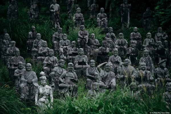 Nỗi ám ảnh từ những bức tượng biết đi tại công viên ma Nhật Bản - Ảnh 12.