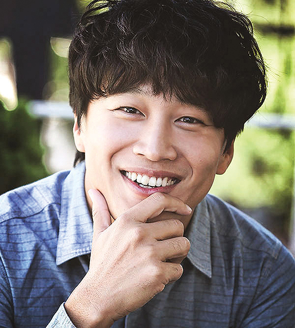 Sau &ldquo;Train To Busan&rdquo;, Gong Yoo tấn c&ocirc;ng m&agrave;n ảnh nhỏ c&ugrave;ng Kim Go Eun - Ảnh 11.
