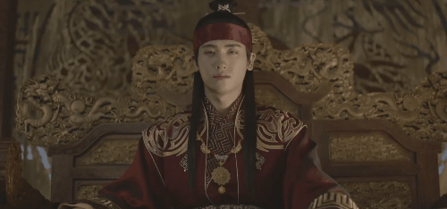 Hwarang: Mối tình tay ba giữa vị vua bù nhìn, một kẻ liều mạng và nàng bợm rượu - Ảnh 16.