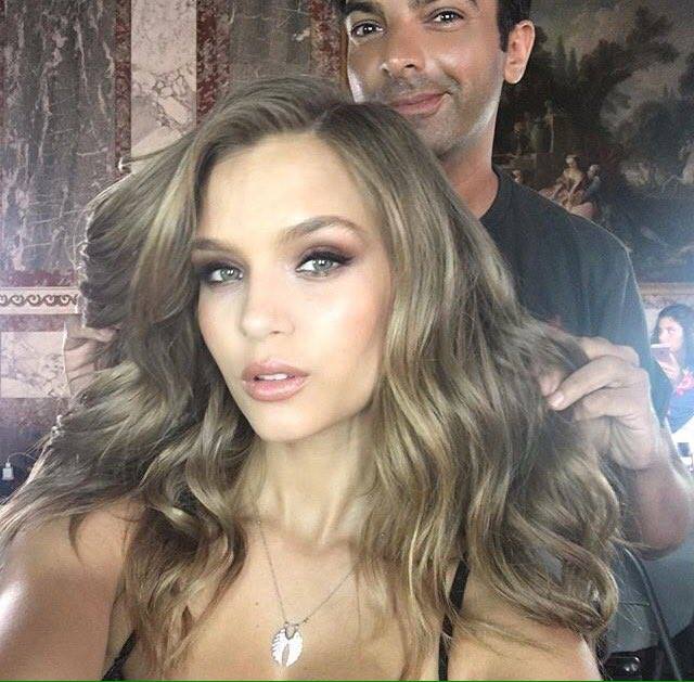 Chỉ l&agrave; ảnh hậu trường, d&agrave;n thi&ecirc;n thần Victorias Secret đ&atilde; đẹp quyến rũ đến đ&aacute;ng ghen tị - Ảnh 24.