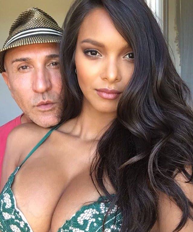 Chỉ l&agrave; ảnh hậu trường, d&agrave;n thi&ecirc;n thần Victorias Secret đ&atilde; đẹp quyến rũ đến đ&aacute;ng ghen tị - Ảnh 13.