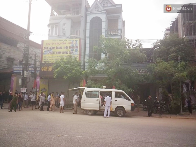 An ninh thắt chặt tại nh&agrave; nghi phạm giết hại l&atilde;nh đạo tỉnh Y&ecirc;n B&aacute;i - Ảnh 1.