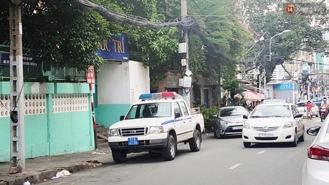 Thiếu nữ bị bạn trai quen qua mạng kề dao v&agrave;o cổ, cướp xe ngay giữa trung t&acirc;m S&agrave;i G&ograve;n - Ảnh 1.