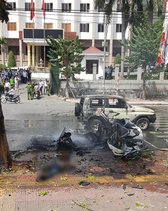 Xe ô tô nổ kinh hoàng giữa thành phố Cẩm Phả, 2 người thiệt mạng - Ảnh 5.