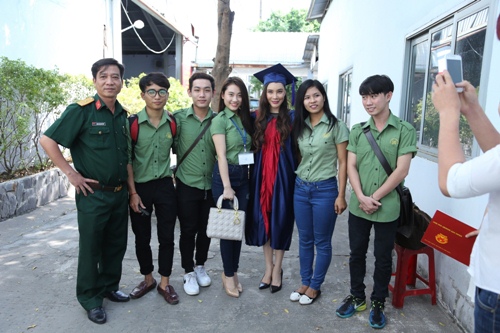 Hồ Quỳnh Hương được mời l&agrave;m giảng vi&ecirc;n trong buổi nhận bằng tốt nghiệp - Ảnh 7.