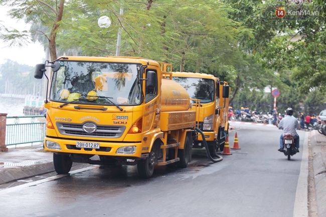 Hồ T&acirc;y sạch b&oacute;ng c&aacute; chết, H&agrave; Nội tập trung xử l&yacute; &ocirc; nhiễm m&ocirc;i trường - Ảnh 8.