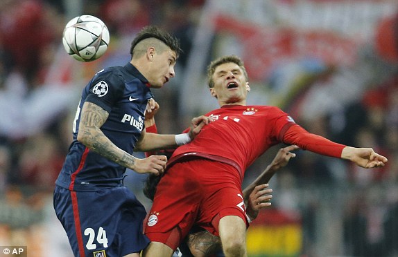 Atletico Madrid v&agrave;o chung kết Champions League nhờ b&agrave;n thắng ở tư thế việt vị của Griezmann - Ảnh 1.