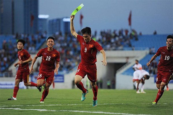 L&ecirc; C&ocirc;ng Vinh: T&ocirc;i muốn tặng chức v&ocirc; địch cho Thủy Ti&ecirc;n v&agrave; B&aacute;nh gạo - Ảnh 2.