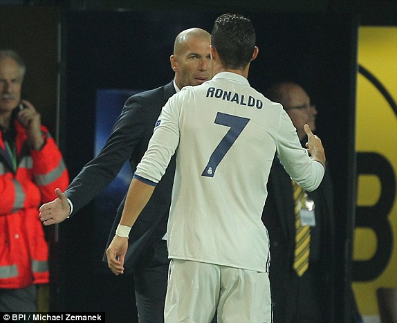Ronaldo ghi bàn, Real Madrid chia điểm kịch tính trên sân Dortmund - Ảnh 3.