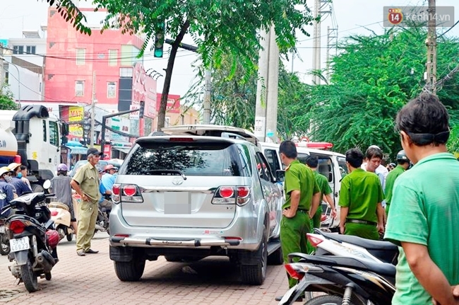 Người nước ngoài đột tử trên xe ô tô đang chạy ở Sài Gòn - Ảnh 1.