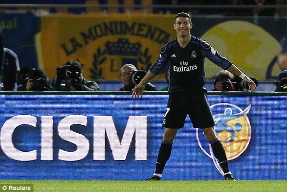 Ronaldo lập c&ocirc;ng đưa Real v&agrave;o chung kết FIFA Club World Cup - Ảnh 14.