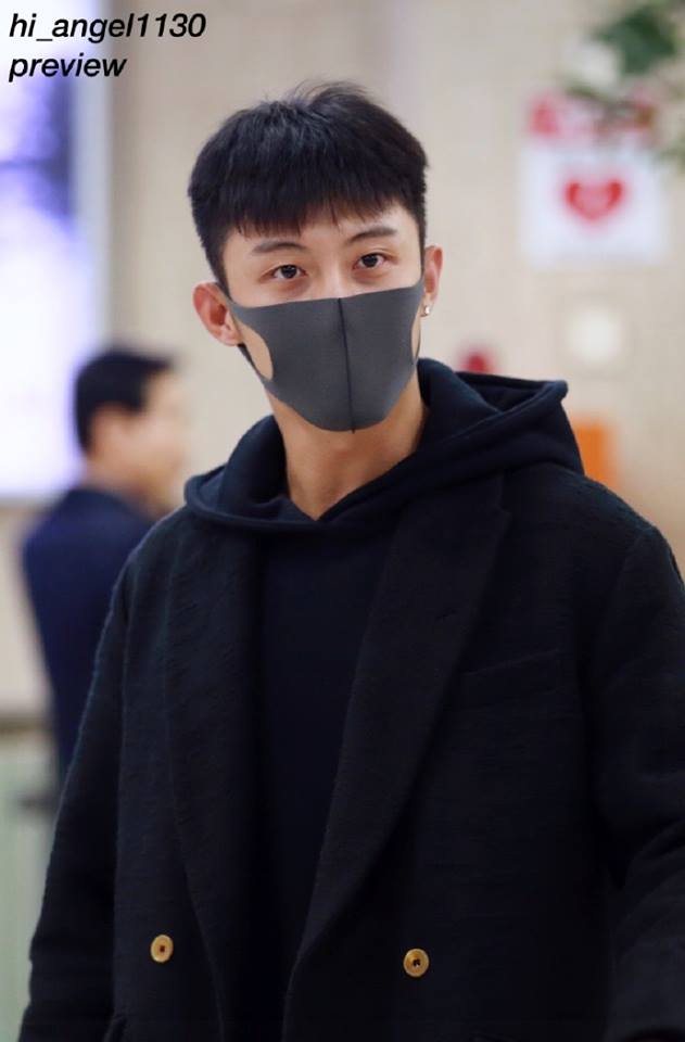 Cố Hải Ho&agrave;ng Cảnh Du mệt mỏi, mắt th&acirc;m quầng trong sự ch&agrave;o đ&oacute;n của 1000 fan H&agrave;n Quốc - Ảnh 5.