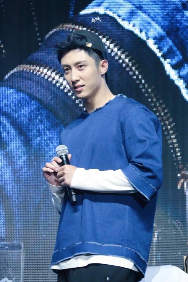 Cố Hải Ho&agrave;ng Cảnh Du mệt mỏi, mắt th&acirc;m quầng trong sự ch&agrave;o đ&oacute;n của 1000 fan H&agrave;n Quốc - Ảnh 11.