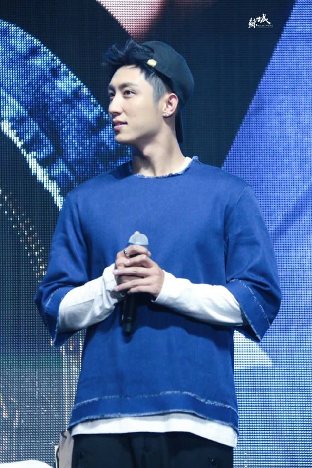 Cố Hải Ho&agrave;ng Cảnh Du mệt mỏi, mắt th&acirc;m quầng trong sự ch&agrave;o đ&oacute;n của 1000 fan H&agrave;n Quốc - Ảnh 9.