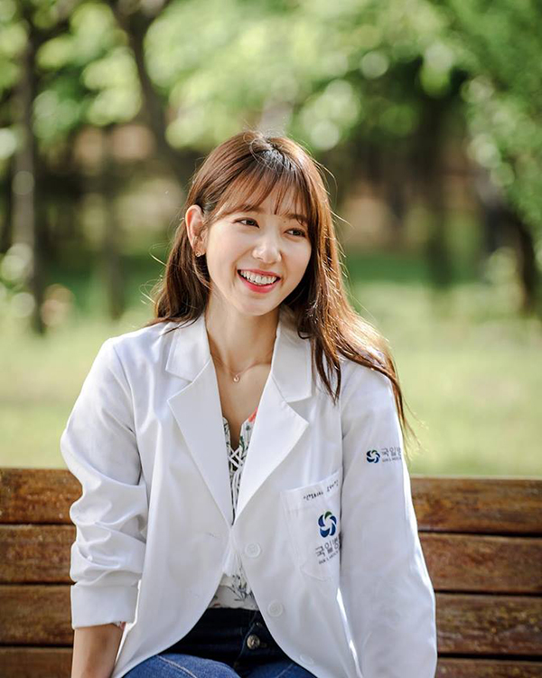 “Doctors” của Kim Rae Won – Park Shin Hye có cứu được một năm tẻ nhạt của SBS? - Ảnh 14.