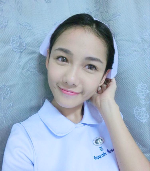 Đây chính là nữ y tá xinh đẹp và nổi tiếng nhất Thái Lan! - Ảnh 6.