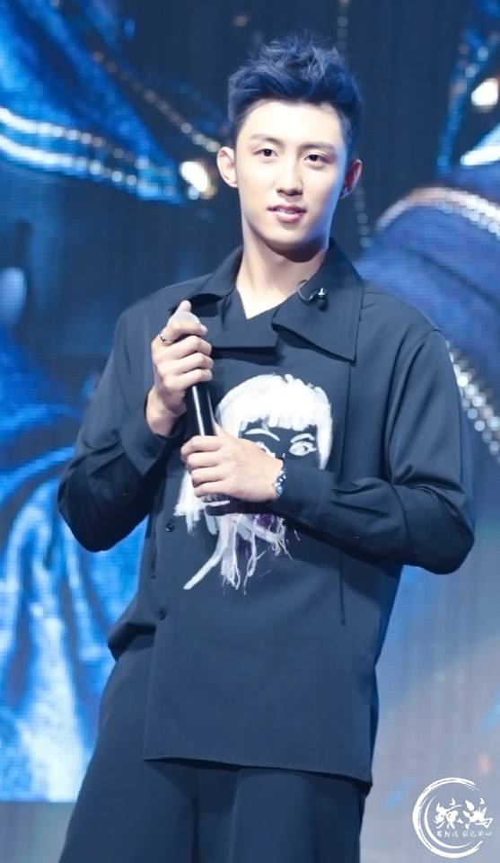 Cố Hải Ho&agrave;ng Cảnh Du mệt mỏi, mắt th&acirc;m quầng trong sự ch&agrave;o đ&oacute;n của 1000 fan H&agrave;n Quốc - Ảnh 15.