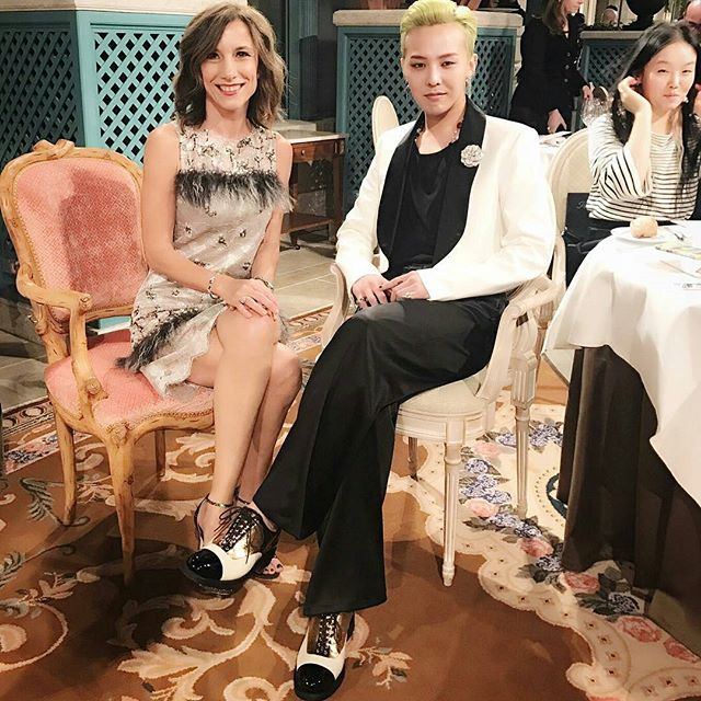 G-Dragon đầu vàng bảnh bao, chứng kiến màn tái xuất bất ngờ của Cara Delevingne tại show Chanel - Ảnh 3.
