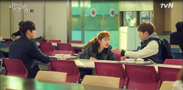 &ldquo;Cheese In The Trap&rdquo;: Ng&acirc;y ngất trước nụ h&ocirc;n &ldquo;giường chiếu&rdquo; l&atilde;ng mạn của Park Hae Jin - Ảnh 17.