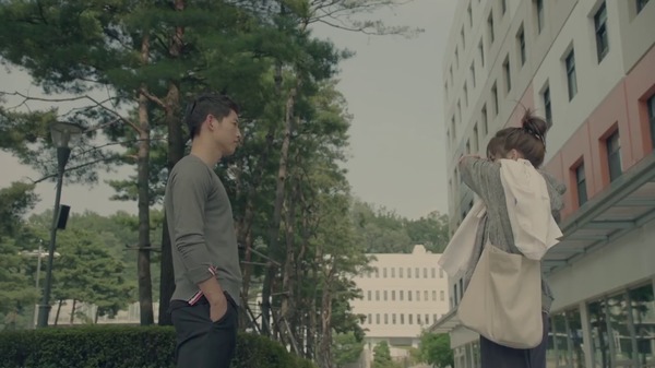 Song Joong Ki hôn đàn chị Song Hye Kyo mùi mẫn, lạnh lùng với hươu Lee Kwang Soo - Ảnh 20.