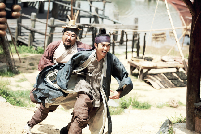 Yoo Seung Ho giả g&aacute;i đi&ecirc;u luyện, c&ugrave;ng Xiumin (EXO) l&agrave;m tr&ugrave;m lừa đảo - Ảnh 17.