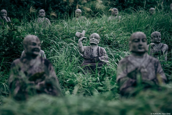 Nỗi ám ảnh từ những bức tượng biết đi tại công viên ma Nhật Bản - Ảnh 10.
