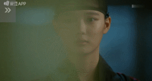 Moonlight: “Chô-ha” Park Bo Gum bị cận thần bất ngờ kề dao vào cổ - Ảnh 21.