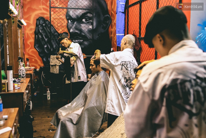 Bên trong khu phức hợp đậm phong cách Chicano của những chàng barber chất chơi ở Sài Gòn - Ảnh 15.