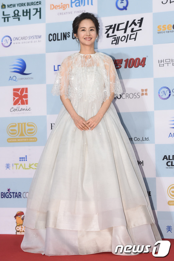 Giải Oscar Hàn Quốc 2016: Hạng mục điện ảnh vắng bóng “The Handmaiden” và “Train to Busan”! - Ảnh 16.