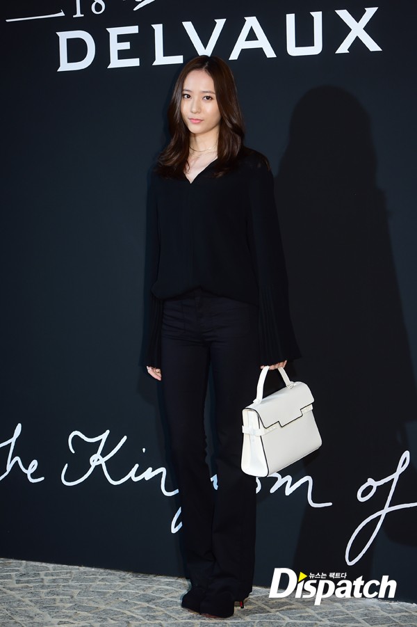 Krystal f(x) quyến rũ bất ngờ với tóc mới, đọ sắc bên đàn chị 40 tuổi Choi Ji Woo - Ảnh 3.