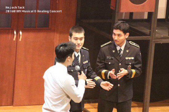 Donghae, Siwon (Super Junior) và Changmin (DBSK) bị chỉ trích vì được nhận biệt đãi trong quân ngũ - Ảnh 4.