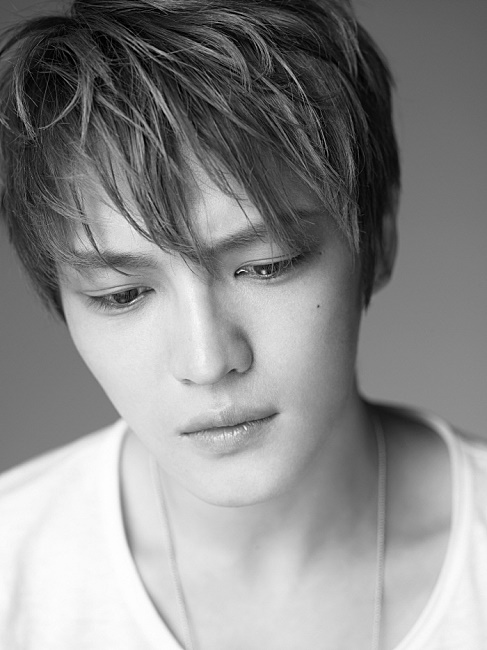 Fan được rửa mắt vì vô số cảnh khoe ngực của Jaejoong trong MV mới - Ảnh 4.