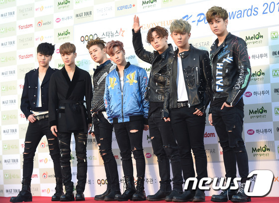 Loạt người đẹp Hàn khoe ngực đầy, chân dài tại thảm đỏ Gaon Chart K-pop Awards 2016 danh giá - Ảnh 15.