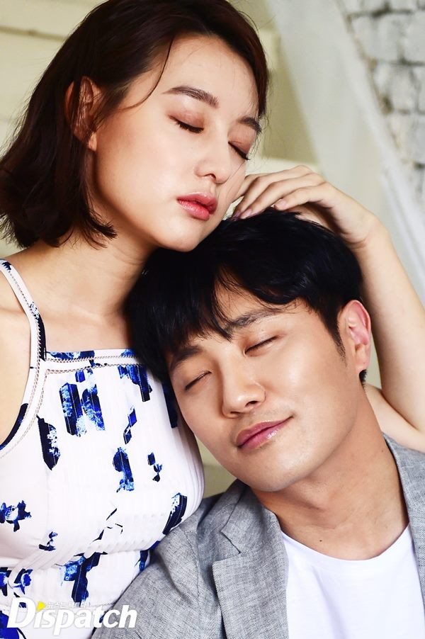 Loạt ảnh hậu trường đẹp như mơ của cặp đôi Yoon - Seo trong Hậu duệ mặt trời - Ảnh 31.