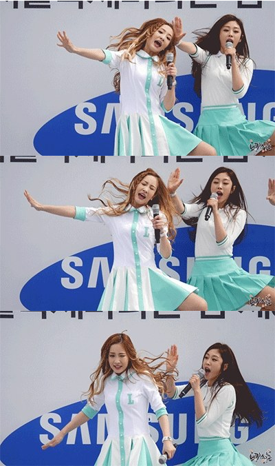 Th&agrave;nh vi&ecirc;n girlgroup v&ocirc; t&igrave;nh đ&aacute;nh tr&uacute;ng đầu nhau khi đang biểu diễn - Ảnh 1.