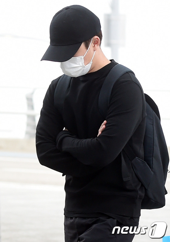 Hậu scandal, Kai (EXO) bị tố giả dối khi băng bó... trùm qua quần tại sân bay - Ảnh 7.