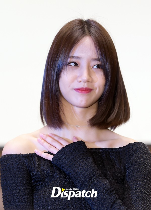 Hyeri (Girls Day) hờ hững vai trắng nõn nà, sánh đôi bên mỹ nam Người thừa kế tại họp báo - Ảnh 4.