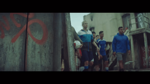 Hừng hực khí thế với MV ca khúc chính thức của EURO 2016 - Ảnh 2.
