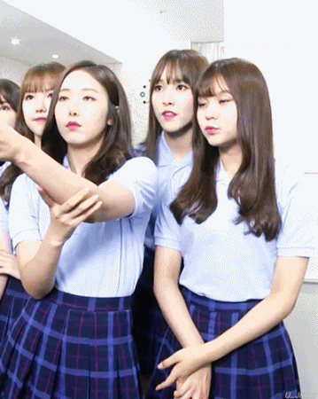 Idol xấu nhất lịch sử Kpop bất ngờ được netizen khen ngợi về nhan sắc - Ảnh 12.