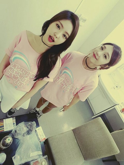 Idol xấu nhất lịch sử Kpop bất ngờ được netizen khen ngợi về nhan sắc - Ảnh 9.