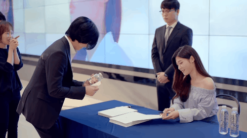 Heechul (SuJu) sướng điên khi được gặp nữ thần Kpop thế hệ mới - Ảnh 2.