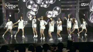 Girlgroup bảng cửu chương bị tố bắt chước vũ đạo của cả loạt girlgroup - Ảnh 5.