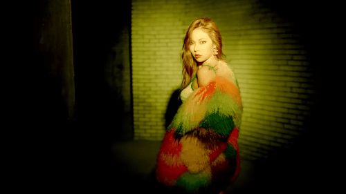 HyunA lái siêu xe, sexy nghẹt thở trong clip nhá hàng - Ảnh 3.