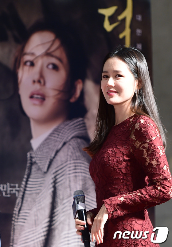 Goo Hye Sun lần đầu lộ diện sau đ&aacute;m cưới, đọ sắc c&ugrave;ng d&agrave;n mỹ nh&acirc;n H&agrave;n  - Ảnh 7.