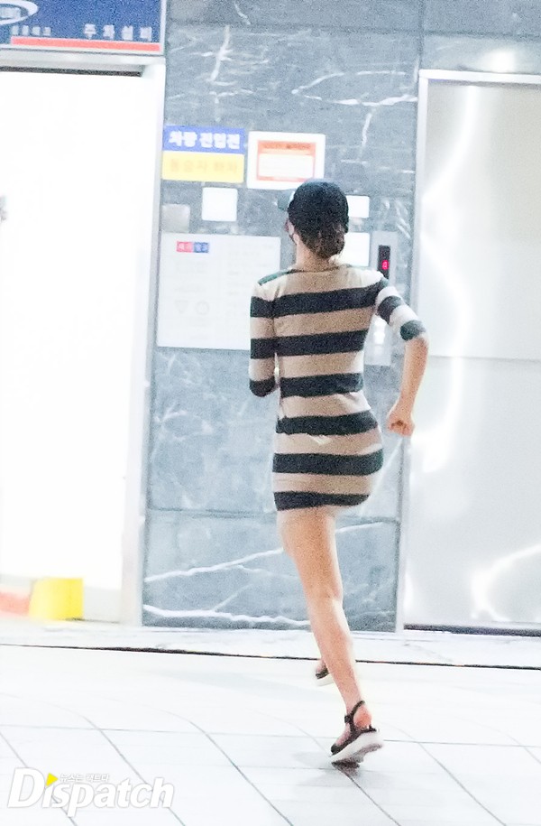 HOT: Dispatch tung hình mỹ nhân Seolhyun (AOA) mặc váy ngắn cũn cùng rapper Zico bí mật hẹn hò - Ảnh 10.