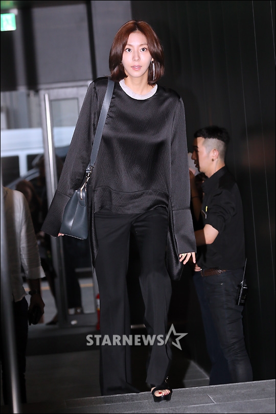 Mỹ nh&acirc;n UEE tuột dốc nhan sắc, bị ch&ecirc; gầy v&agrave; gi&agrave; đến đ&aacute;ng thương - Ảnh 2.