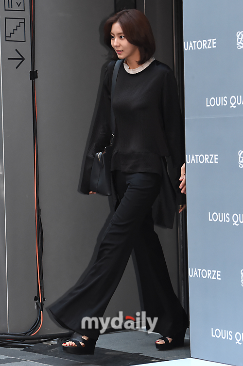 Mỹ nh&acirc;n UEE tuột dốc nhan sắc, bị ch&ecirc; gầy v&agrave; gi&agrave; đến đ&aacute;ng thương - Ảnh 1.