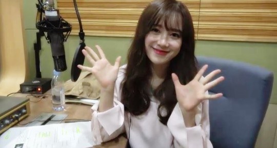 Làn da được khen ngợi hết lời của Goo Hye Sun lại bị chê như đắp phấn lên mặt - Ảnh 7.