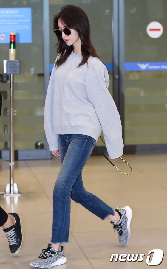 Bộ đôi nam thanh nữ tú của The K2 Yoona - Ji Chang Wook đẹp đôi, đầy khí chất tại sân bay - Ảnh 4.